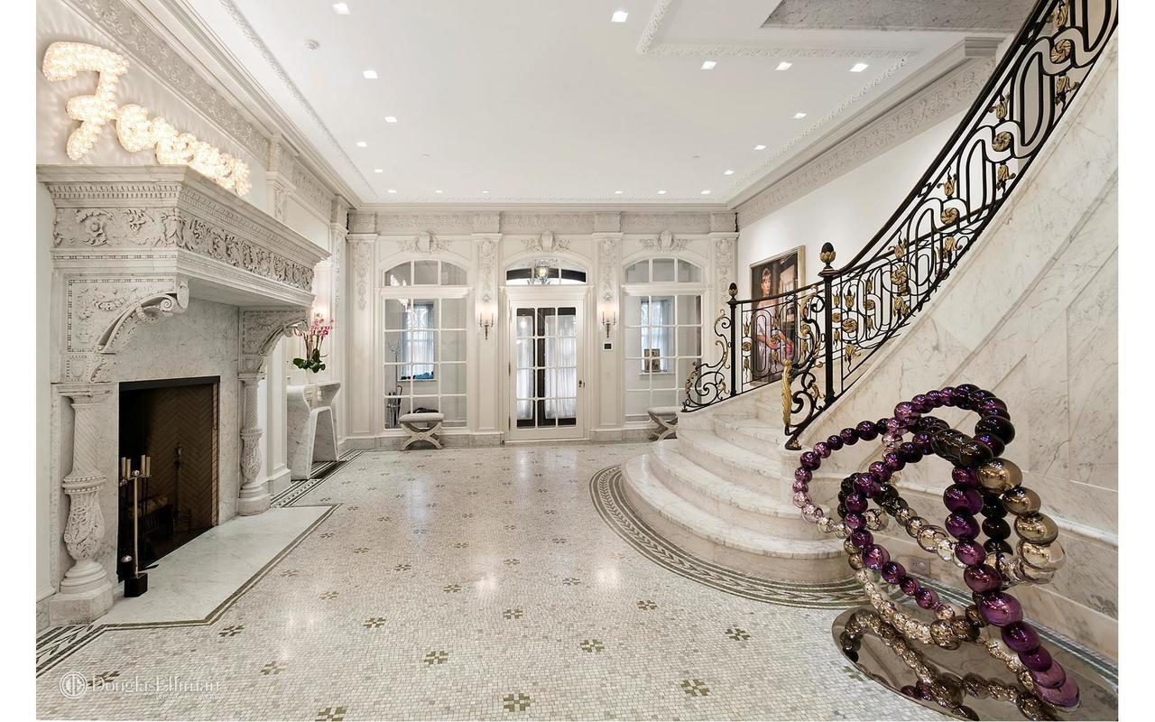 Take a peek at 79.5M Townhouse on 8 East 62nd Street (Gallery&Video) 2 8 East 62nd Street