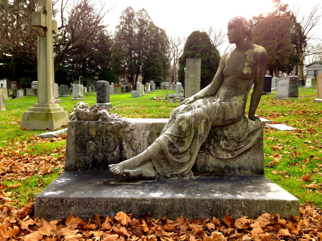 Creepy Ghost Stories From New York City (Part 1) 7 Creepy Ghost Stories From New York City: Woodland Cemetery