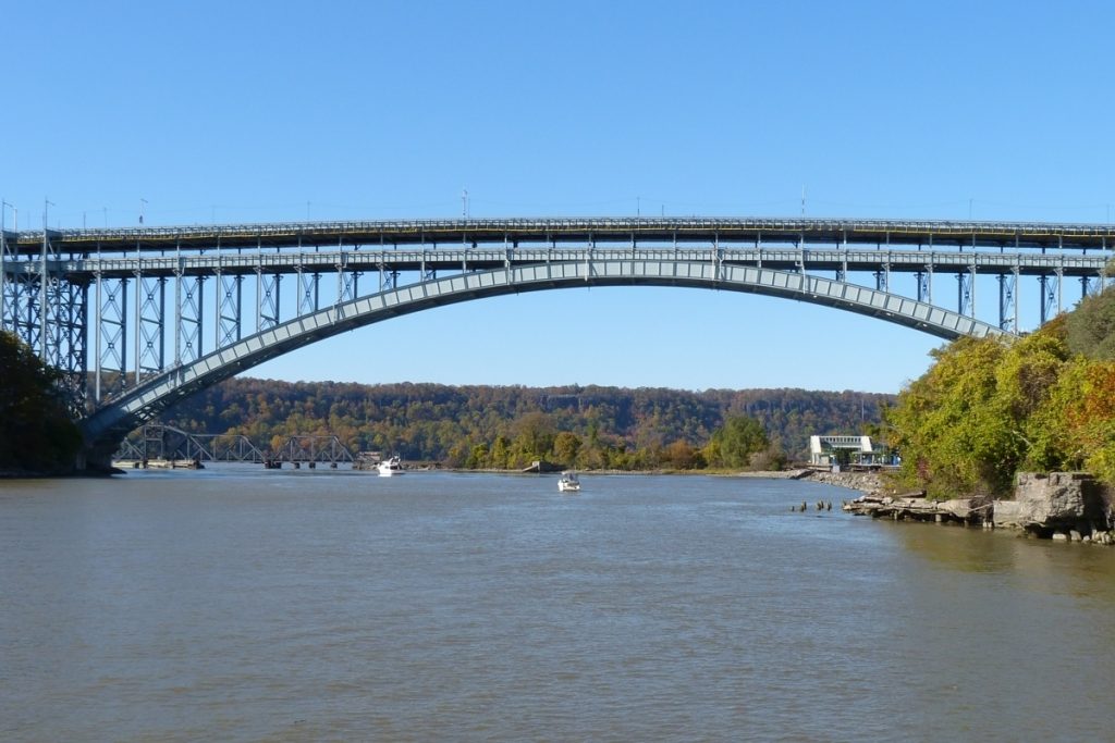 How Many Bridges Are in New York City? 9 How Many Bridges Are in New York City?