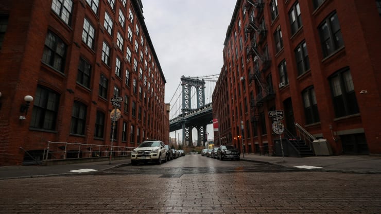 Photos of New York City quieted by coronavirus 10